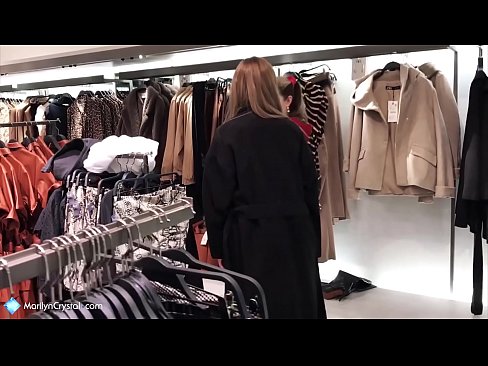 ❤️ Wasagaji hupiga punyeto na kulamba pussy store - gin gerson crystal marilyn Pono ya Kirusi ❌